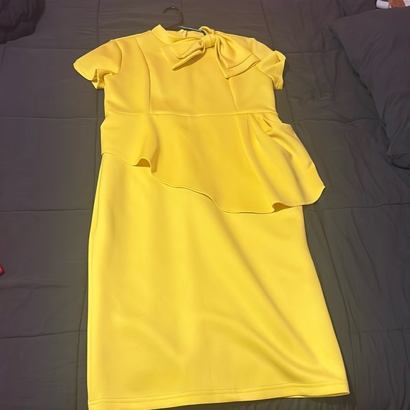 DRESS 
SIZE XL - Picture 1 of 1